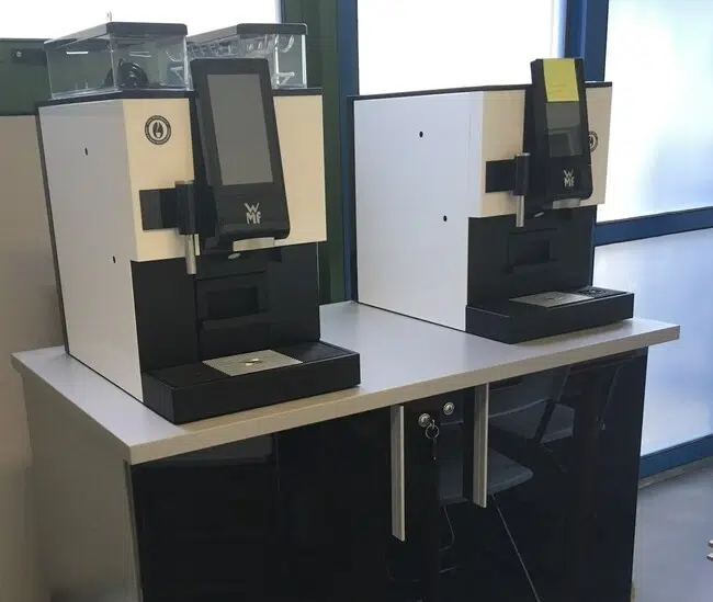 Machines à café de marque WMF, l'une des deux meilleures avec Jura.